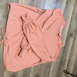 Light weight mauve sweater with tie